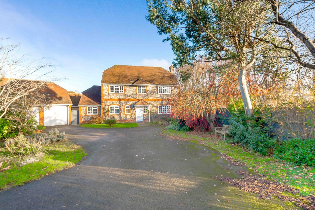 Photo of 4 Batchelor Way, Uckfield