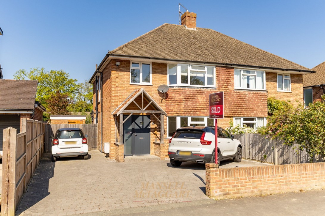 Photo of 8 The Meadway, Horley