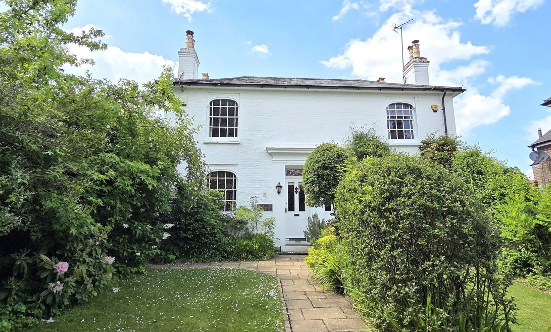 Photo of 1 High Street, Haywards Heath