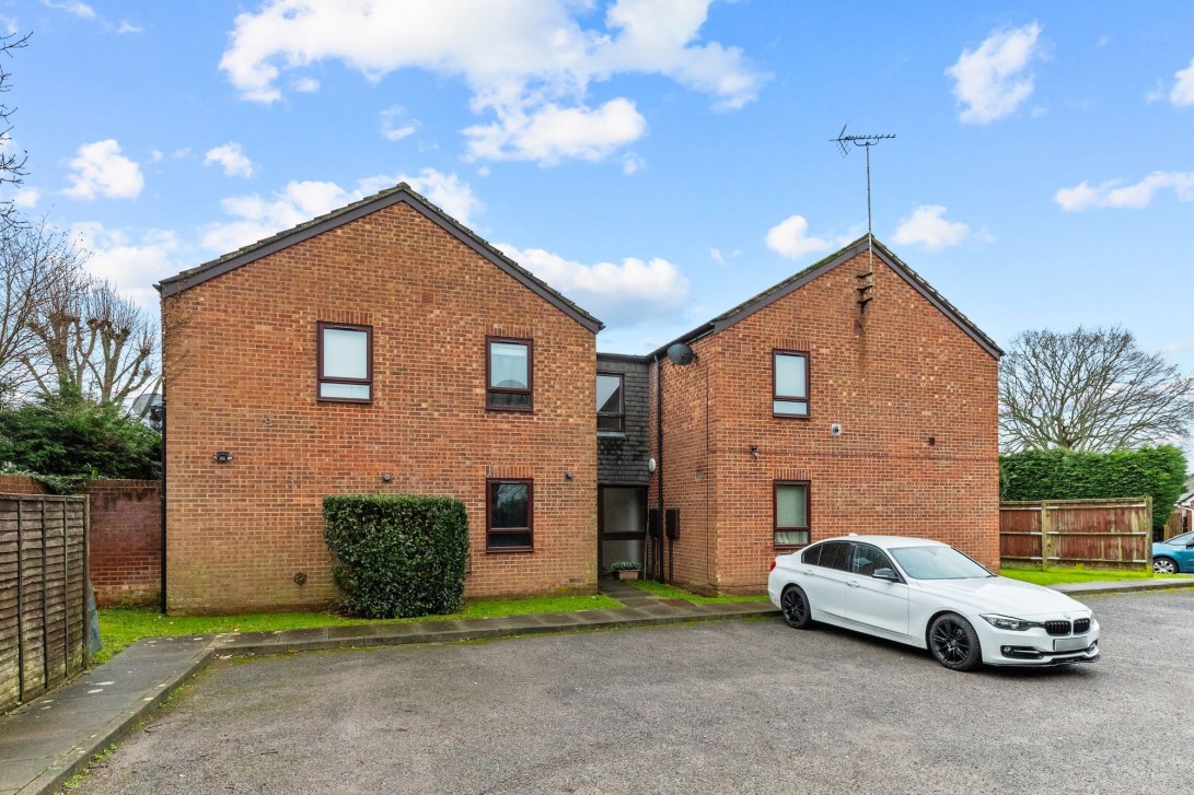 Photo of 4 Manor Court, Horsham