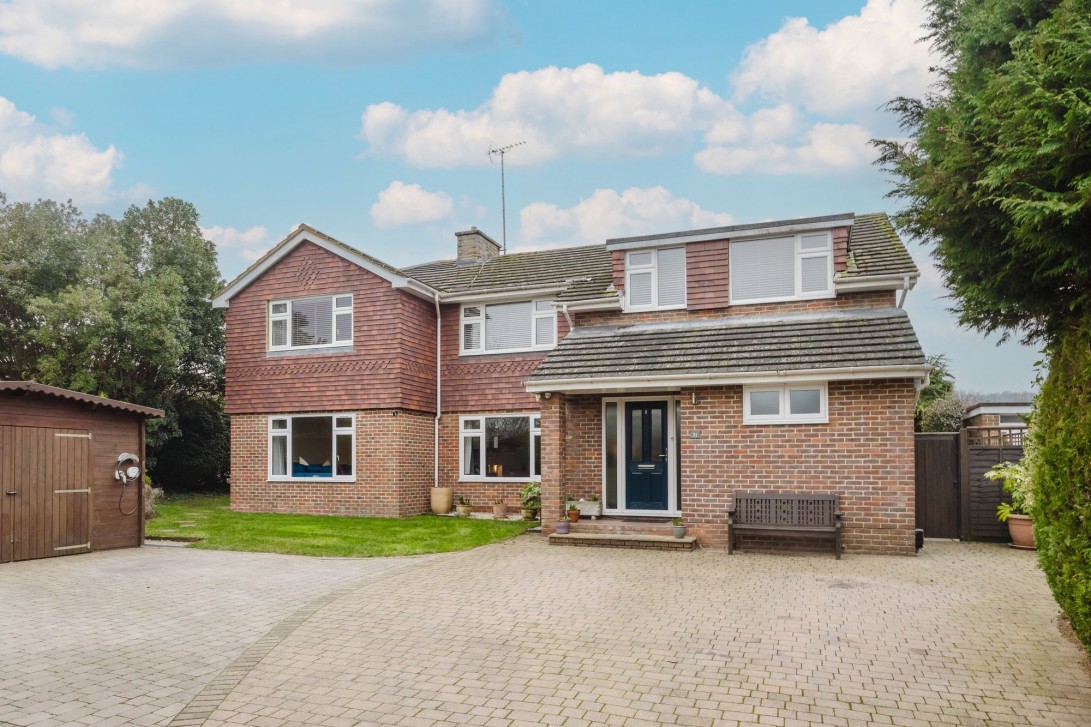 Photo of 31 Penfold Way, Steyning