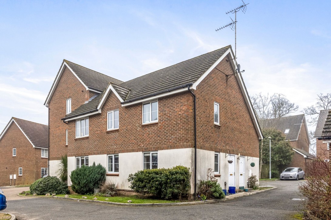 Photo of 5 Oakhill Chase, Crawley