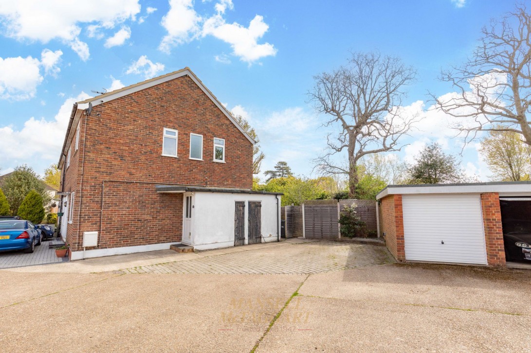 Photo of 36 Fairlawns, Horley