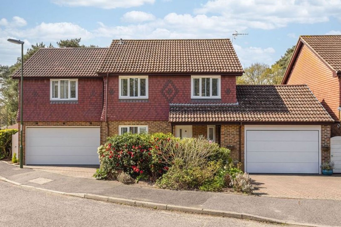 Photo of 21 Spring Gardens, Crawley