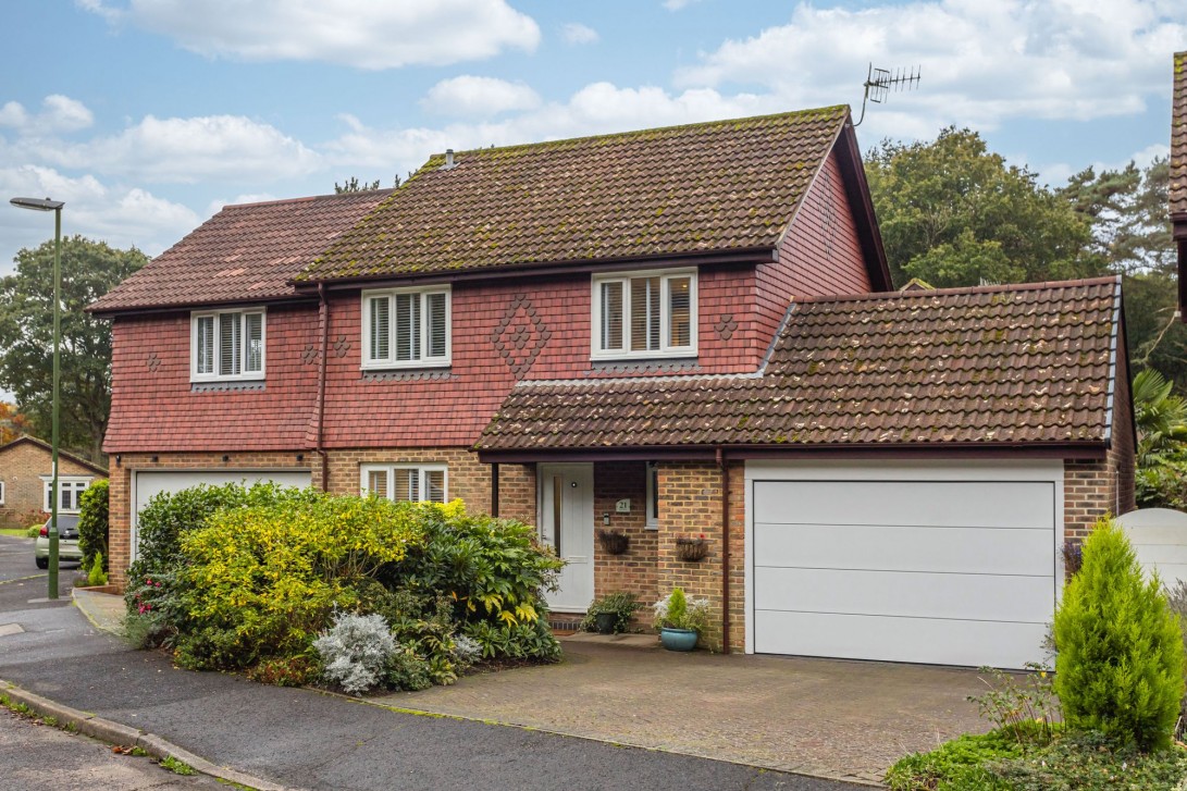 Photo of 21 Spring Gardens, Crawley