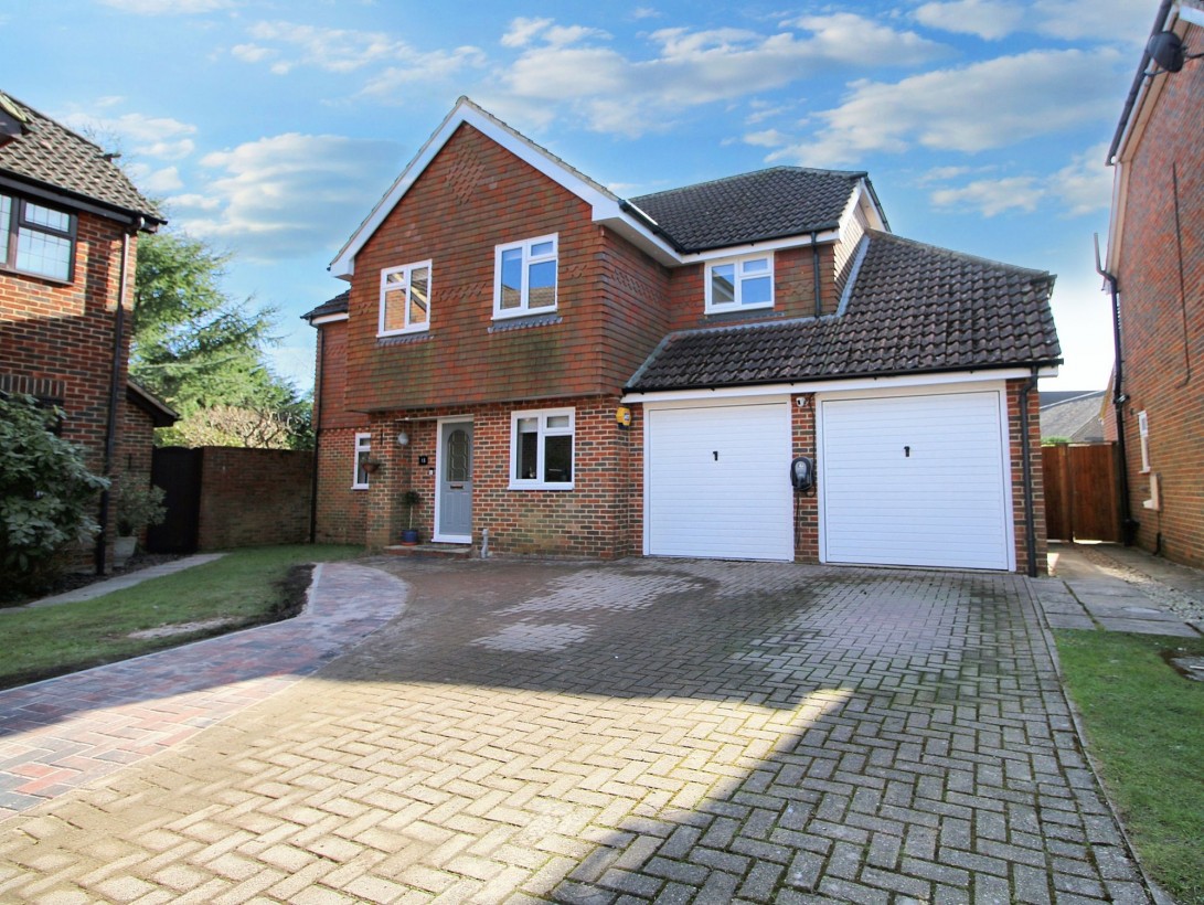 Photo of 15 Ashdown Chase, Uckfield