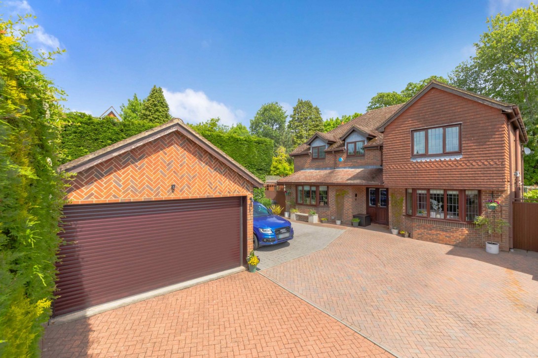 Photo of 9 Valley View Close, Crowborough