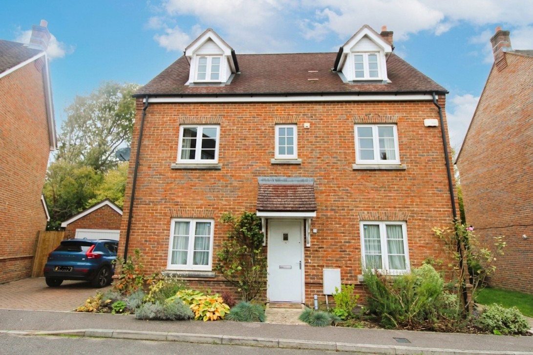 Photo of 14 Reed Close, Hassocks