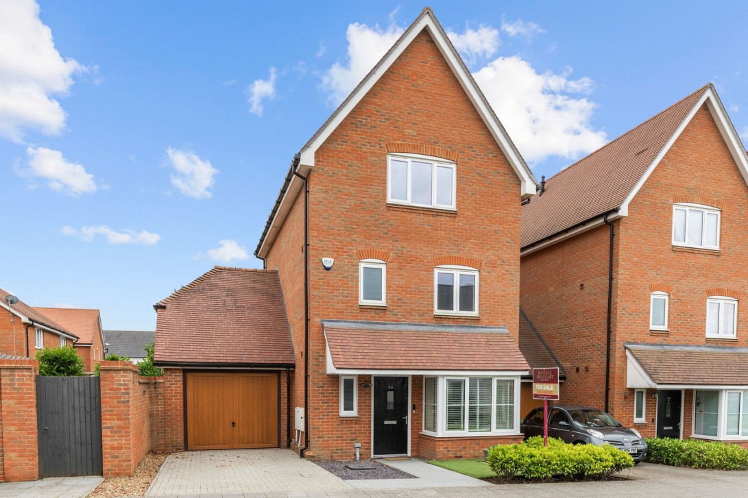 Photo of 56 Illett Way, Horsham