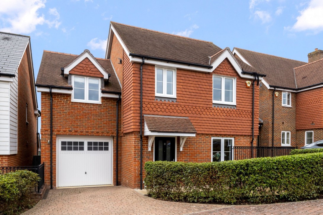 Photo of 18 Underwood Road, Billingshurst