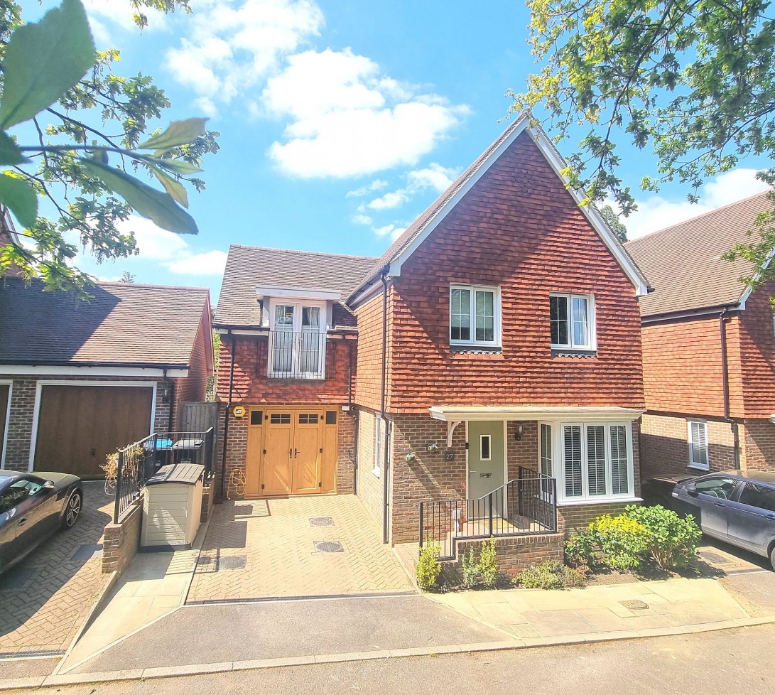 Photo of 27 Chilton Grove, Haywards Heath