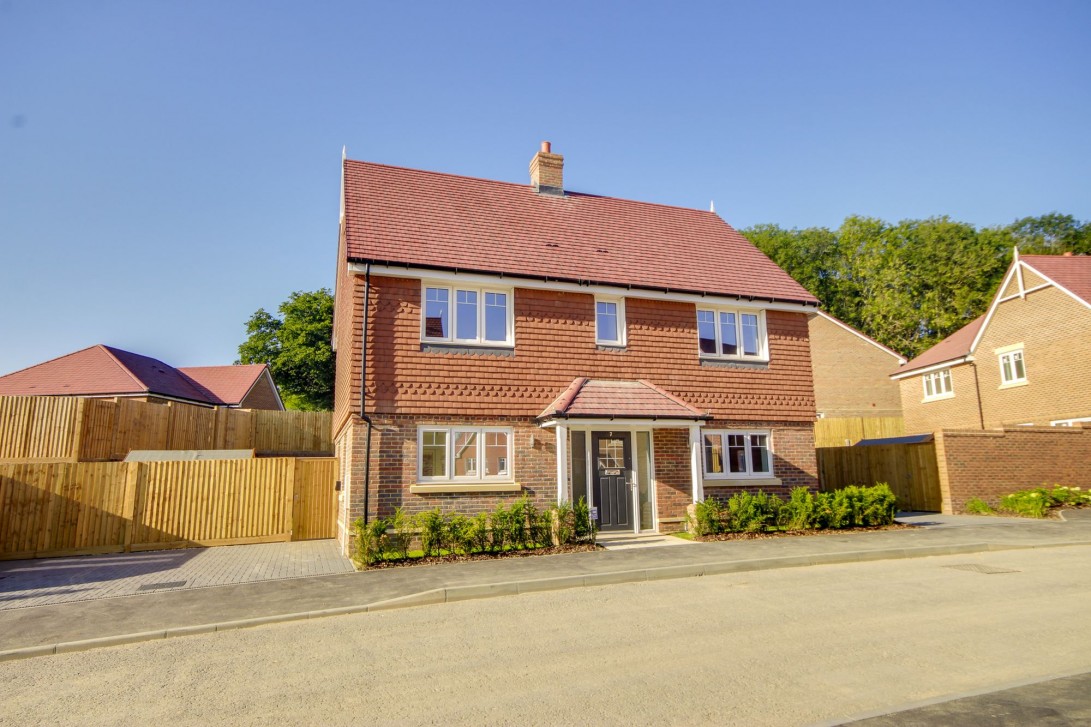 Photo of 7 Kiln Wood Lane, Haywards Heath