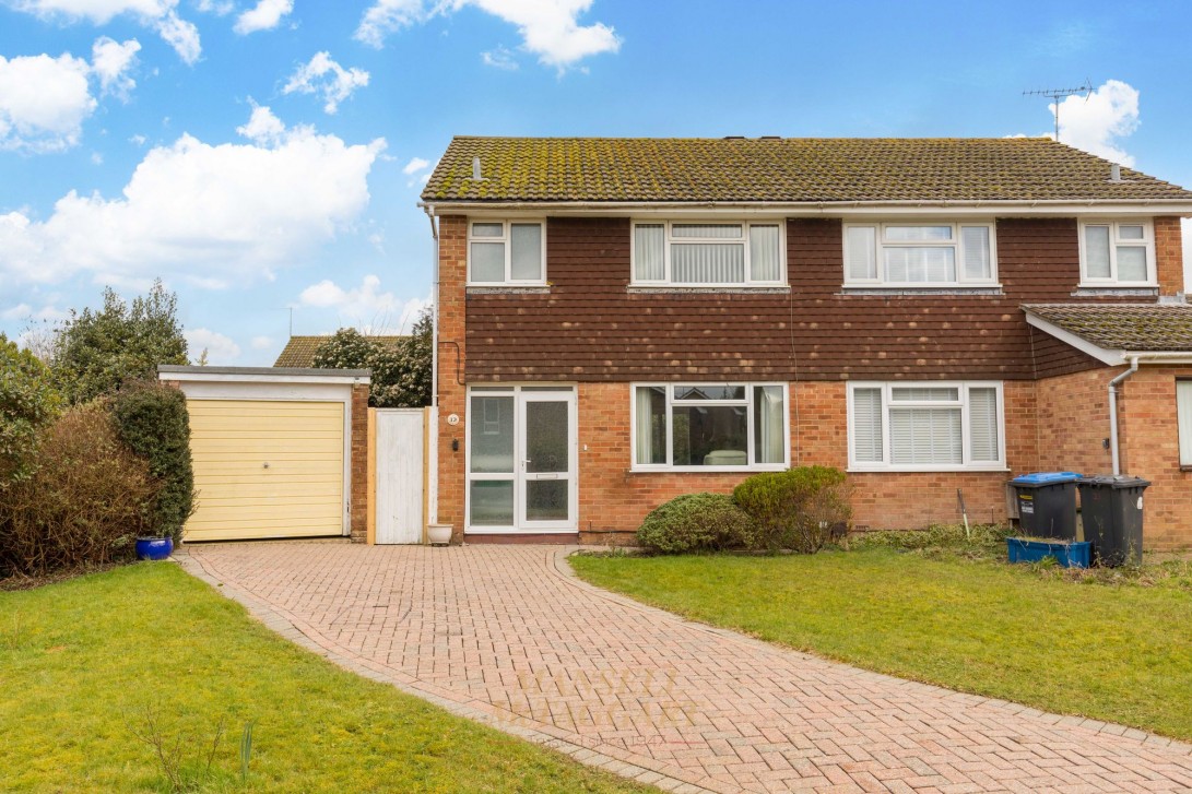 Photo of 19 Hillside Close, East Grinstead
