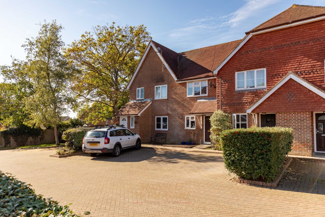 Photo of 17 Chestnut Place, Edenbridge