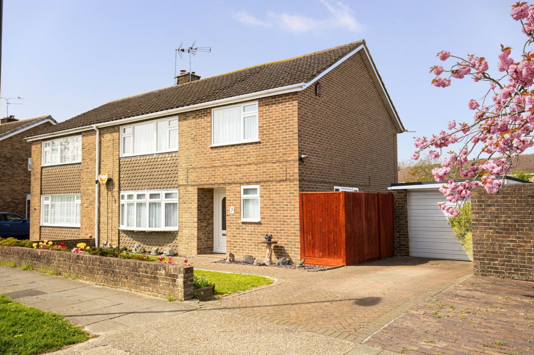 Photo of 7 Coltash Road, Crawley