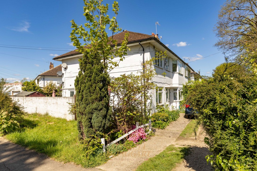 Photo of 7 Meadowcroft Close, Horley