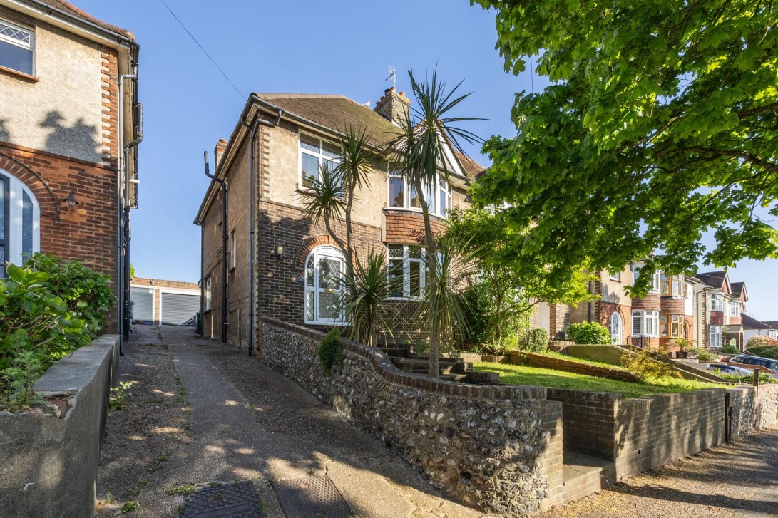 Photo of 41 Hangleton Road, Hove
