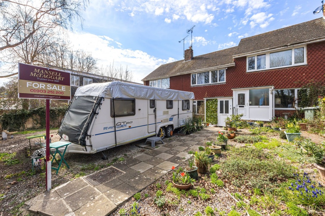 Photo of 2 Breach Close, Steyning