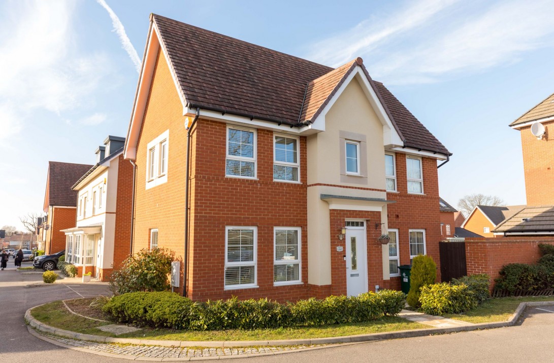 Photo of 52 Bedivere Road, Crawley