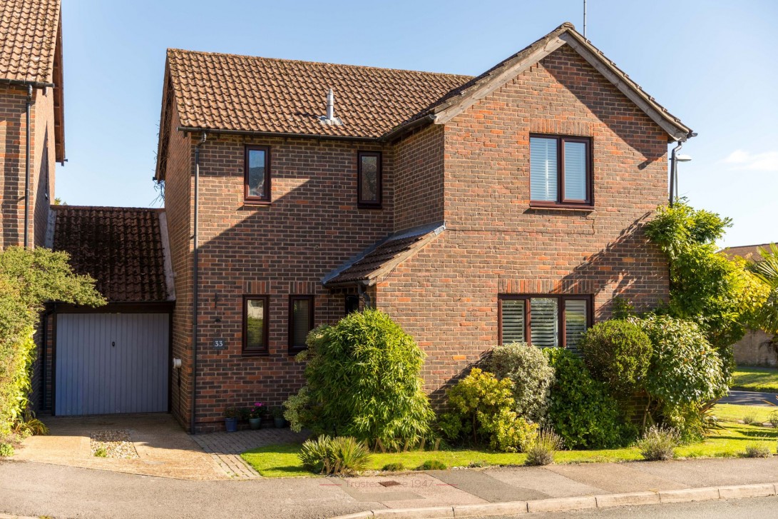 Photo of 33 Lower Mere, East Grinstead