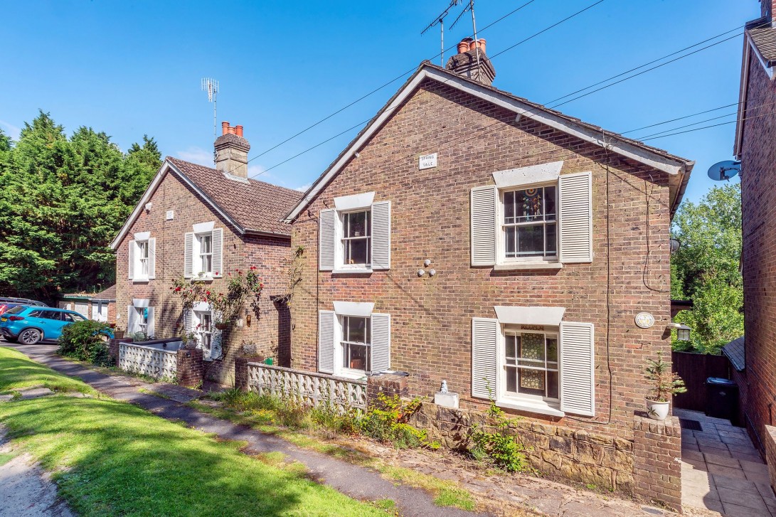 Photo of 2 Spring Vale Cottages Homestall Road, East Grinstead