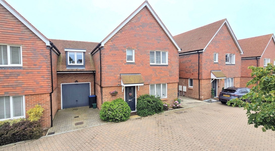 Photo of 3 Swallow Rise, Haywards Heath