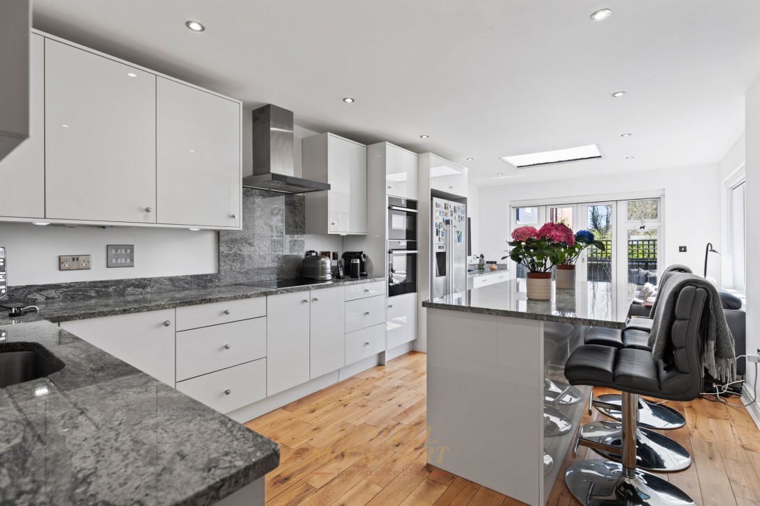 Photo of 30 William Gardens, Horley