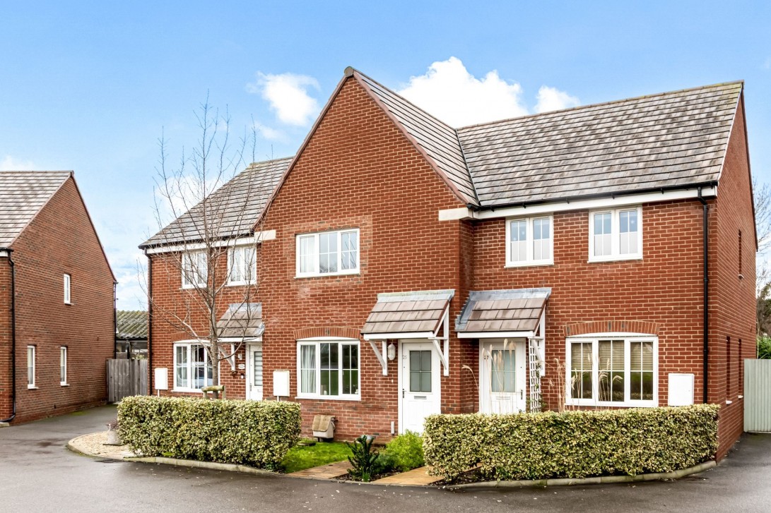 Photo of 25 Thompson Drive, Pulborough