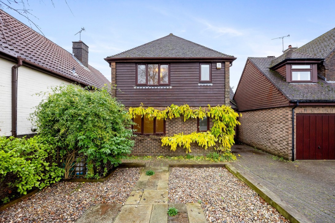 Photo of 9 Chandlers Way, Steyning