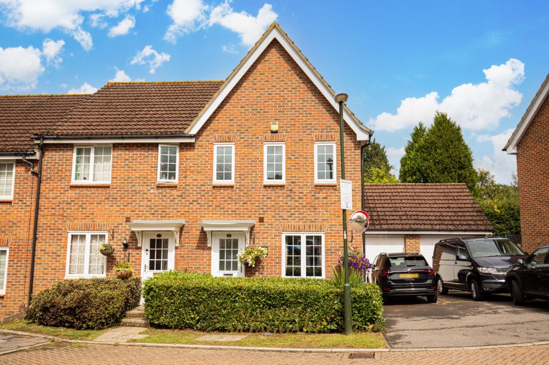 Photo of 26 Oakhill Chase, Crawley