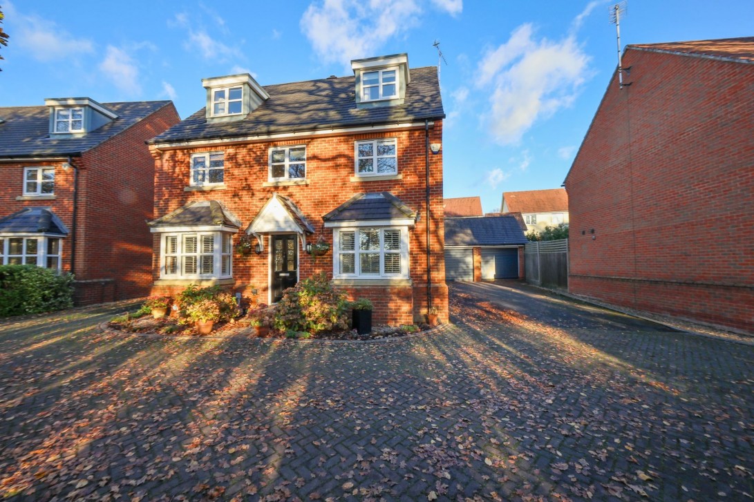 Photo of 5 Snowdrop Close, Burgess Hill