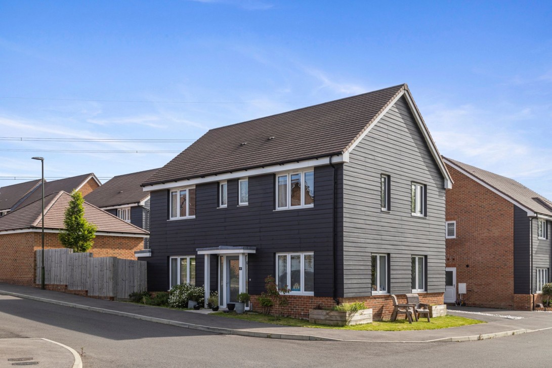 Photo of 13 Hillyfield, Billingshurst