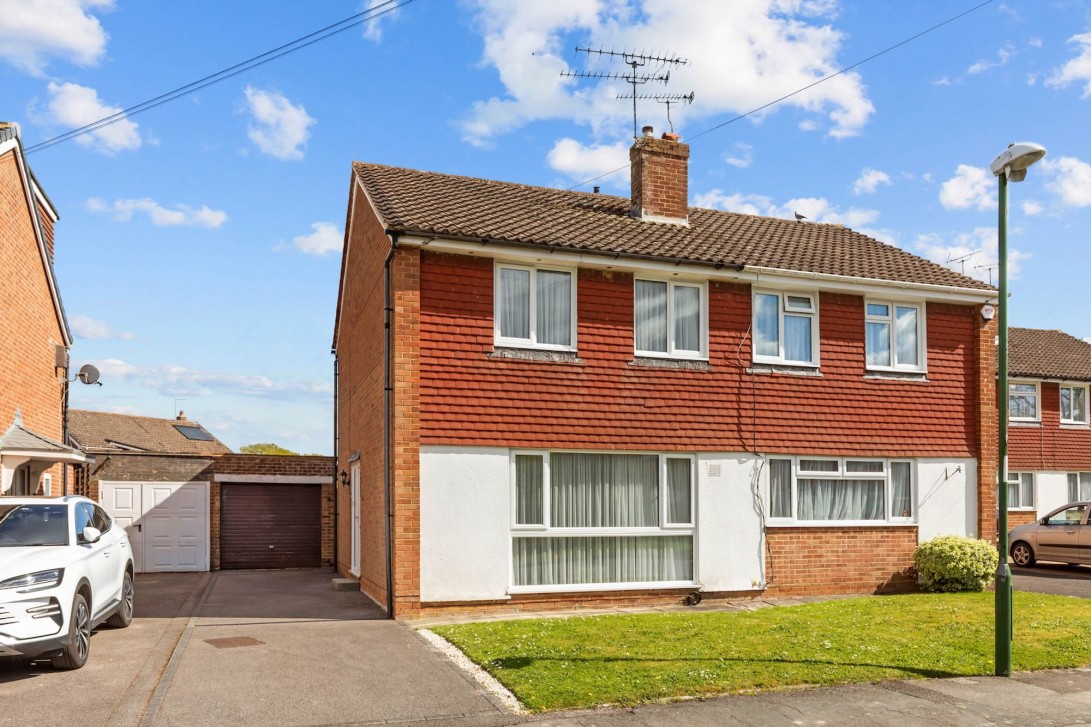 Photo of 7 Broadwood Close, Horsham