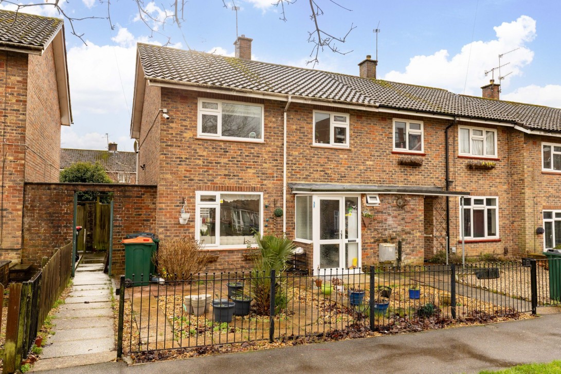 Photo of 39 Priors Walk, Crawley