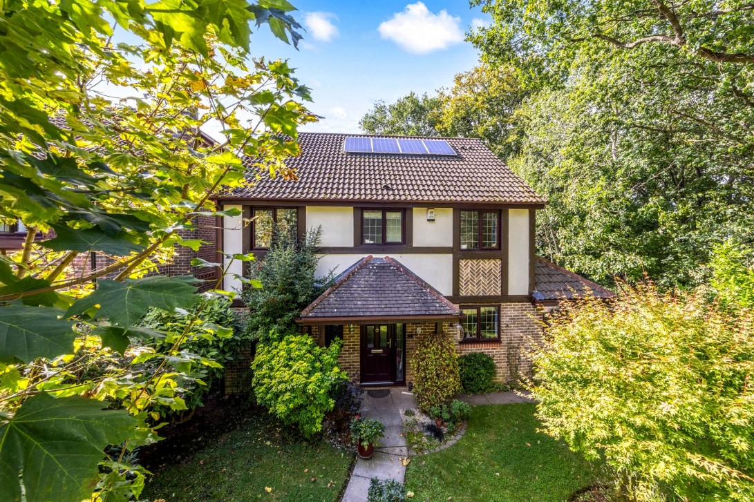 Photo of 20 Saxon Road, Crawley