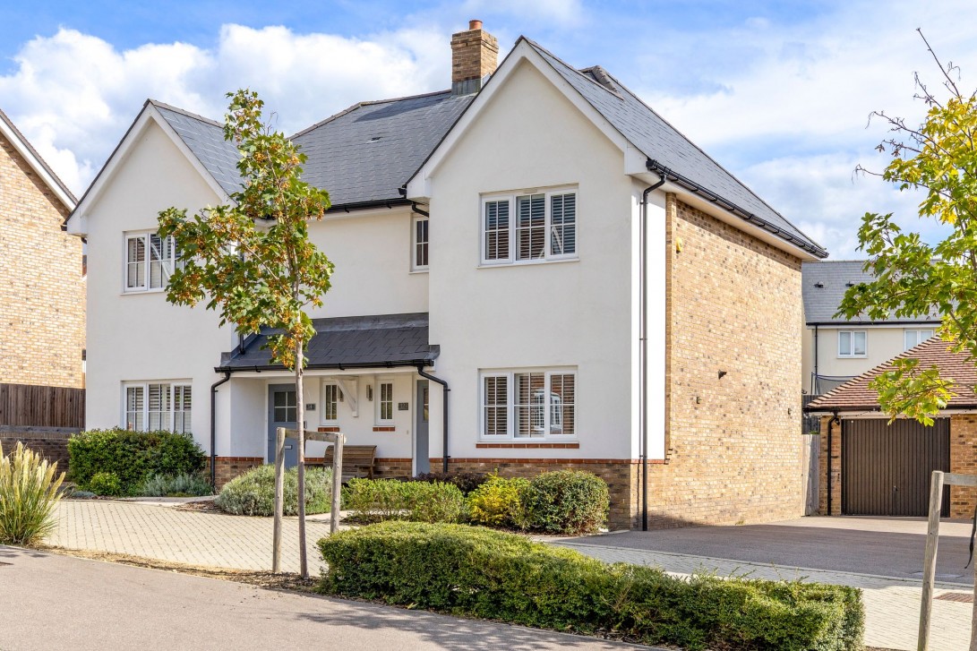 Photo of 12 Barnfield, Billingshurst