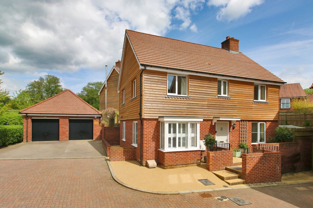Photo of 18 Queenstock Lane, Uckfield