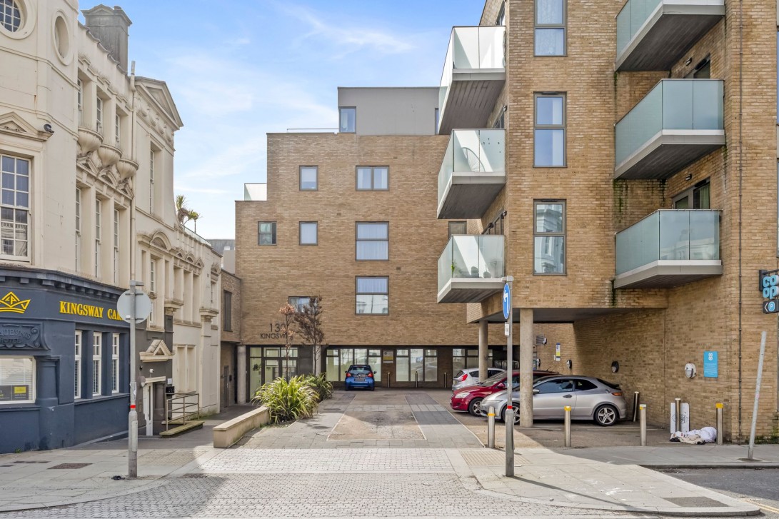 Photo of Flat 13 133 Kingsway, Hove