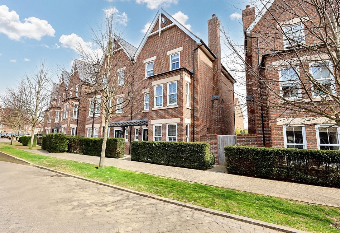 Photo of 39 Wyvern Way, Burgess Hill
