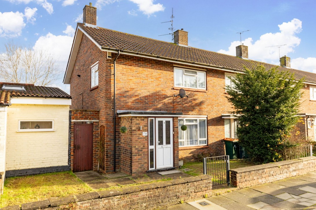 Photo of 8 Poplar Close, Crawley
