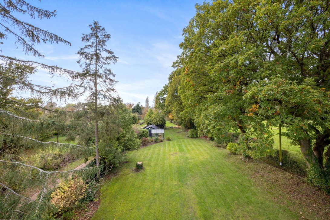 Photo of Saxley Farm Meath Green Lane, Horley