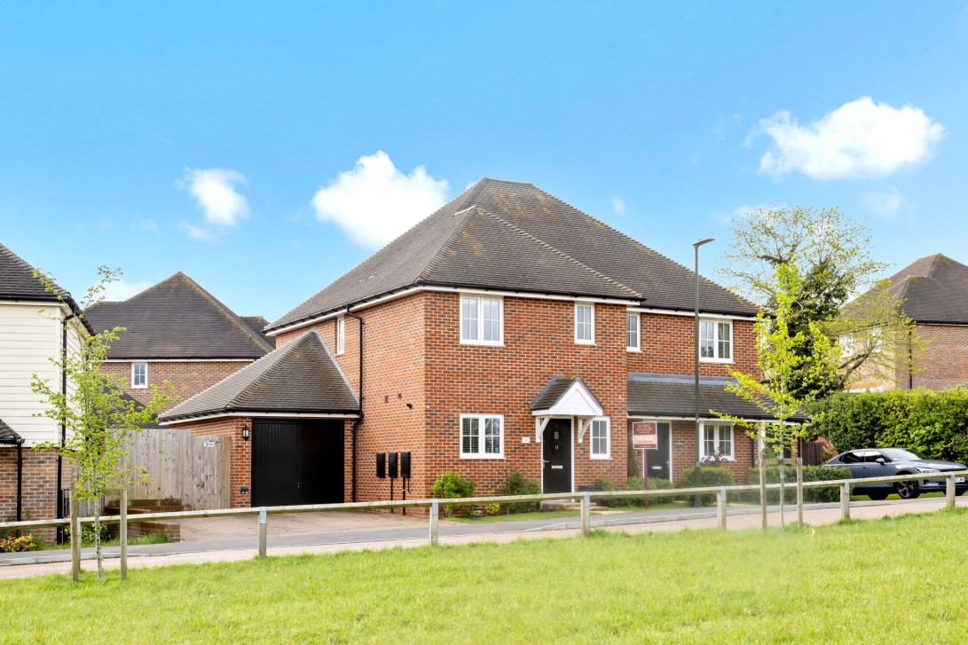 Photo of 11 Newman Way, Billingshurst