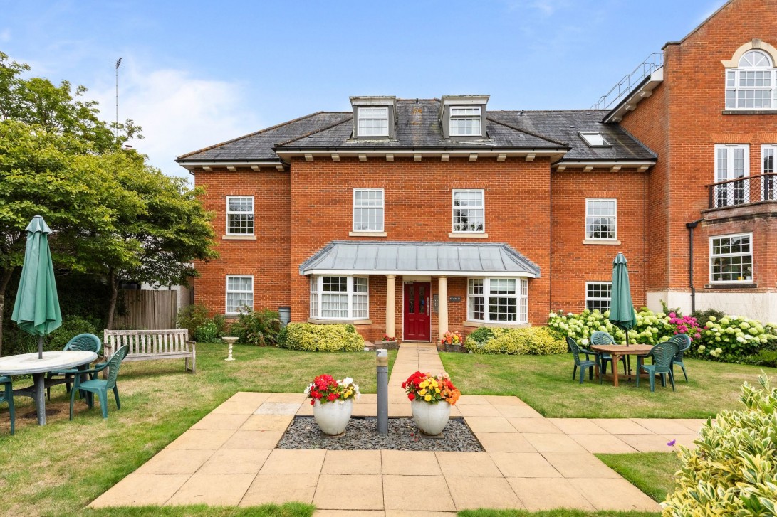 Photo of 33 Potters Place, Horsham