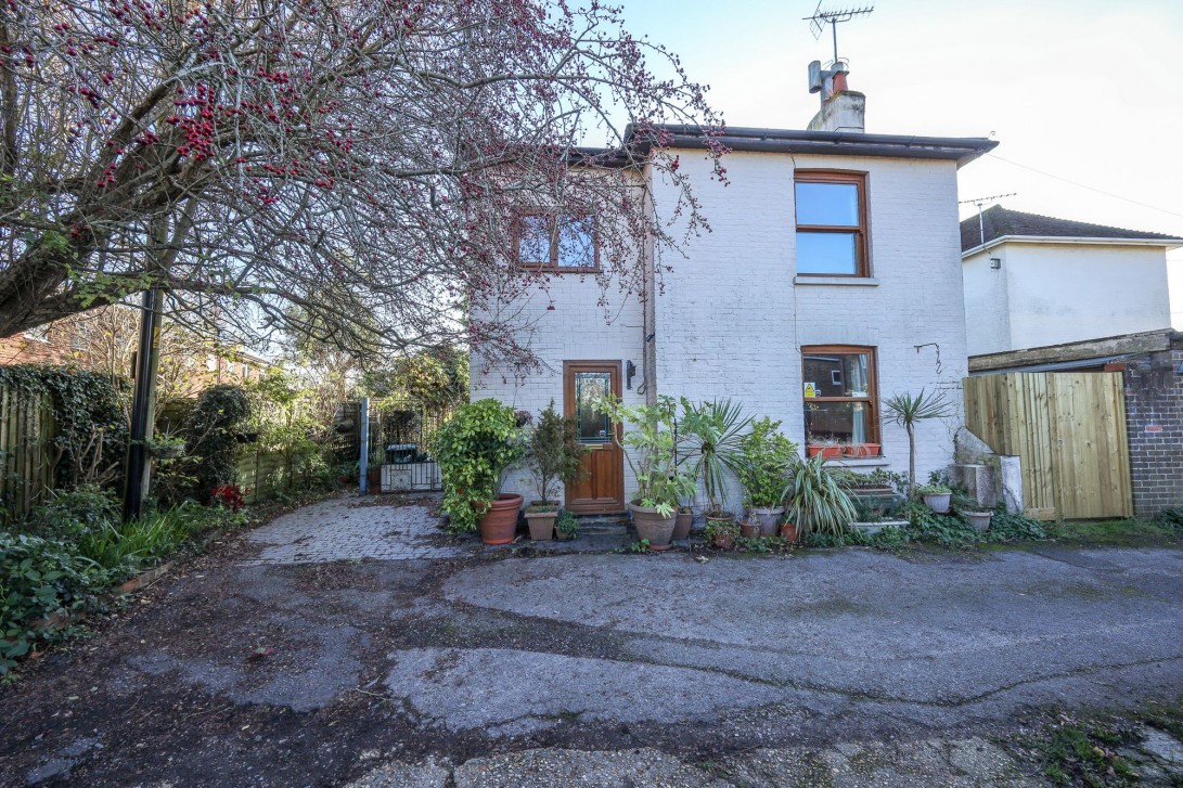 Photo of 92 London Road, Burgess Hill