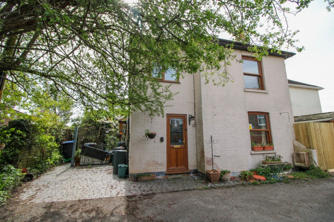 Photo of 92 London Road, Burgess Hill