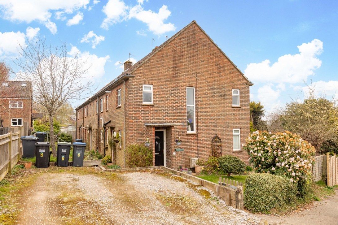 Photo of 8 Withypitts, Crawley