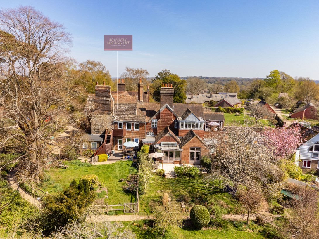 Photo of 14 Hoathly Hill, East Grinstead