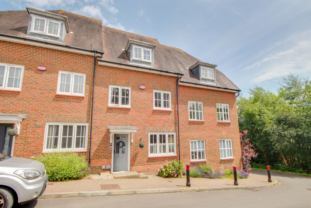 Photo of 33 Weavers Mead, Haywards Heath