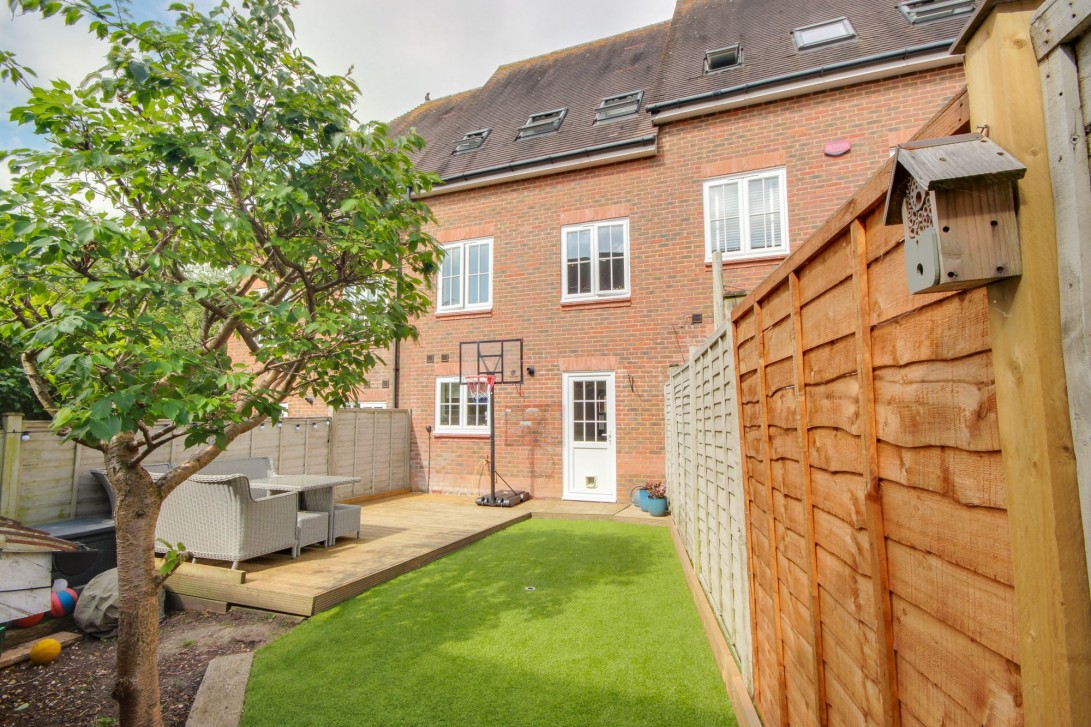 Photo of 33 Weavers Mead, Haywards Heath