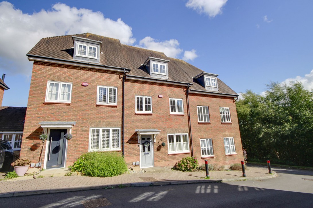 Photo of 33 Weavers Mead, Haywards Heath